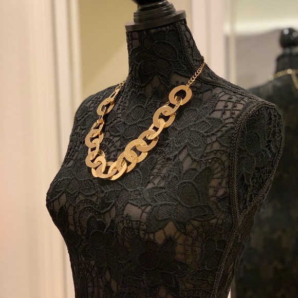 NEIMAN MARCUS Brass Giant Link Necklace NWOT - Picture 3 of 3